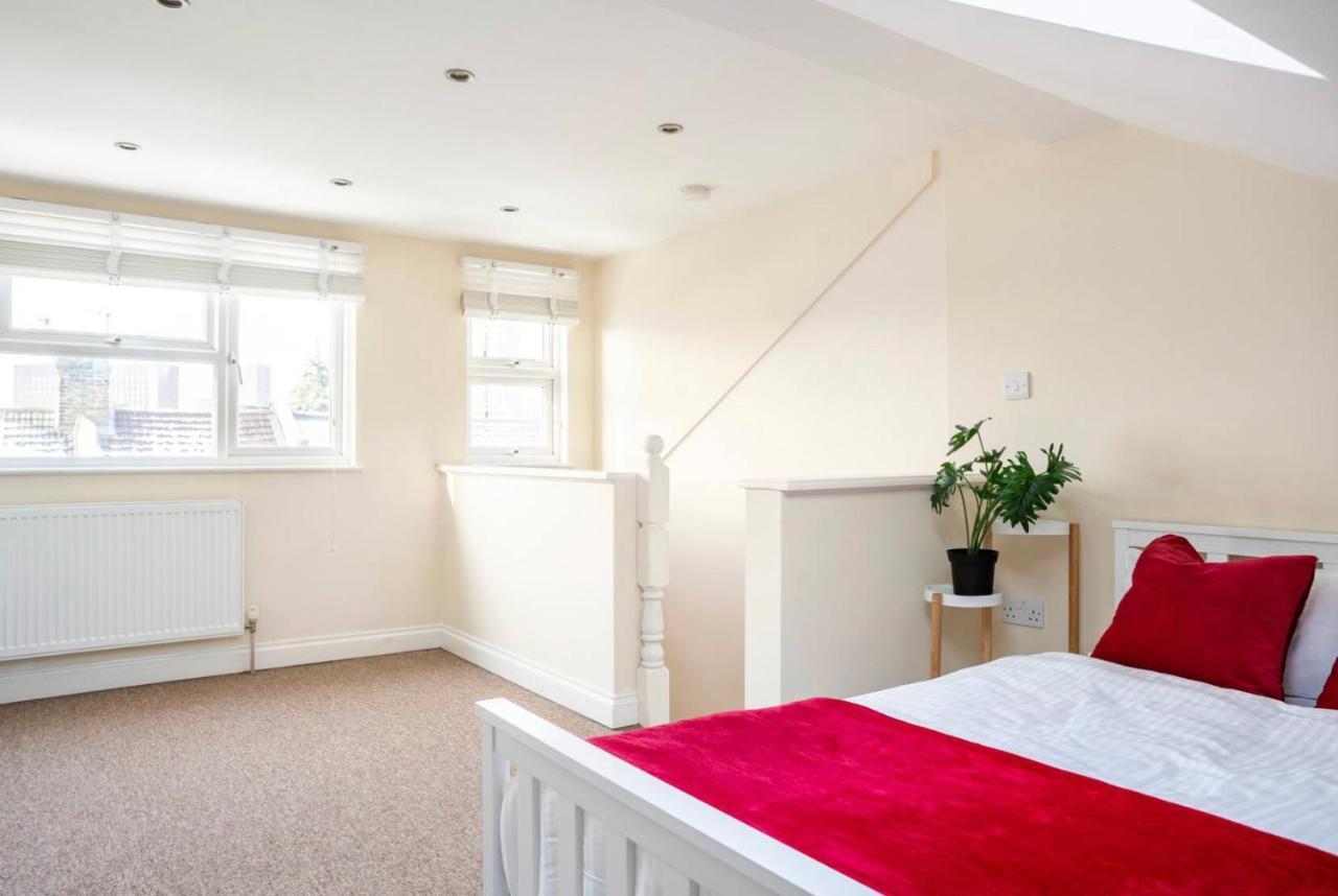 2 Bed Terraced House With Loft In Stratford London Villa Exterior photo